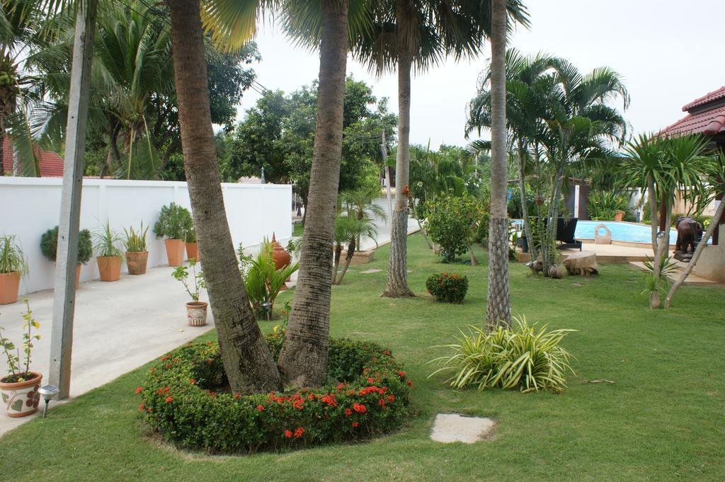 Sumali Villa Sing Buri Exterior foto